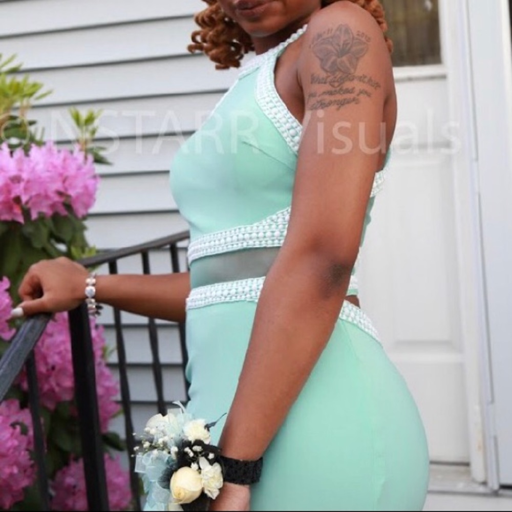 Prom Dress - Picture 2 of 5